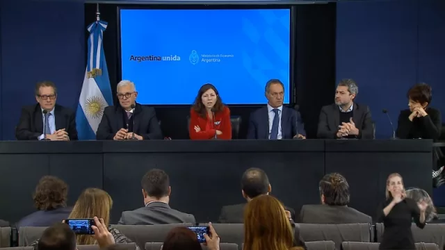 ¿Hay equipo? Pesce, Domínguez, Batakis, Scioli, Lammens y Marcó del Pont.

