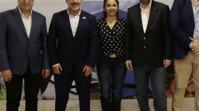 La Bolsa de Comercio del Chaco acompañó al ICAC en la disertación sobre la situación de los mercados de algodón en el mundo