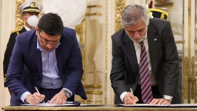 Argentina y Bolivia sellan acuerdo y avanzan en la investigación científico-tecnológica en recursos evaporíticos y litio