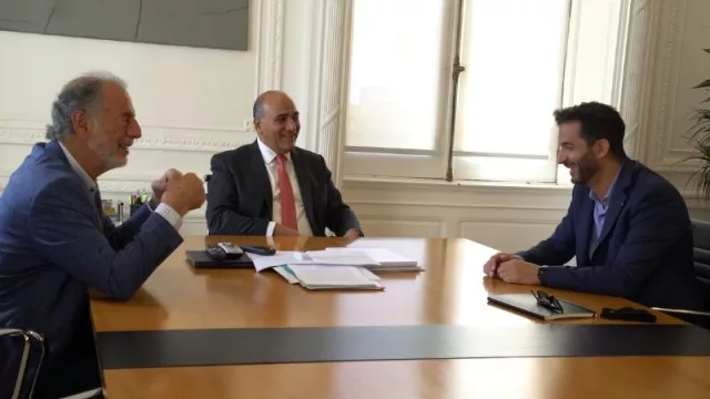 Manzur evaluó junto a Tombolini el proceso de construcción del cuarto satélite argentino