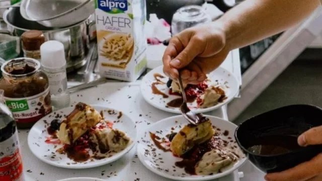 El amor reactivó al 100% a los restaurantes por una noche (y duplicó demanda de chocolates)