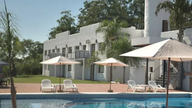 Howard Johnson Ituzaingó sufrió el ataque de los incendios en Corrientes