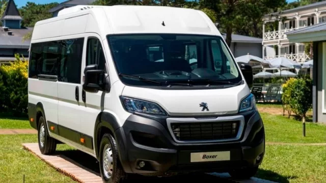 Peugeot Boxer y Citroën Jumper se lanzan en versión Minibus