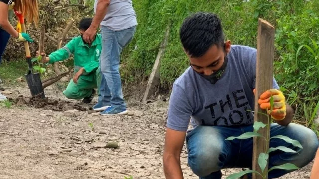 Resistencia acompañó a Jóvenes Ambientalistas en la limpieza de la zona sur 