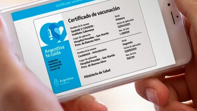 El pase sanitario ya es oficial: para qué actividades será obligatorio en todo el país y cómo tenerlo en la app Cuidar