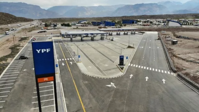 Uspallata estrena la estación de servicio más grande del país (apunta al transportista)