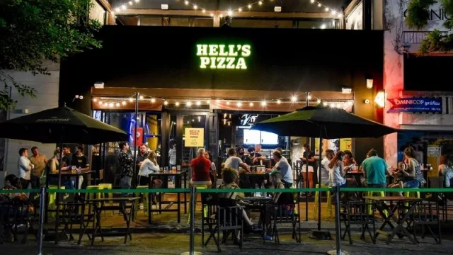 Hell´s Pizza, una pizzería made in Argentina que no para de expandirse con sus franquicias (hornea su llegada a Corrientes)