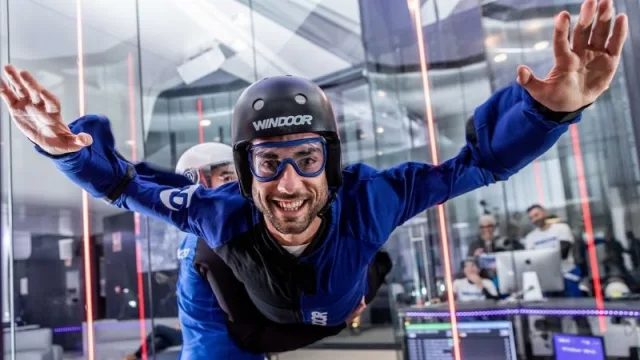 Cumplir el sueño de volar como superman en Barcelona (pero sin el peligro de caer como en tus pesadillas)