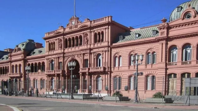 El gobierno aumenta un 70% el monto del reintegro para los consumos con tarjeta de débito de las familias de menores ingresos