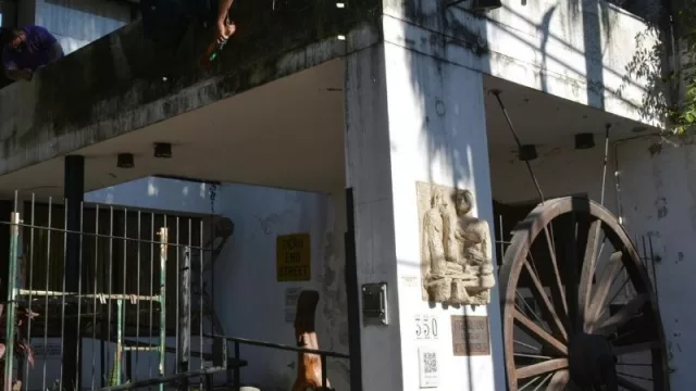 Resistencia colabora con el Fogón de los Arrieros poniendo en condiciones la fachada de la casa cultural 