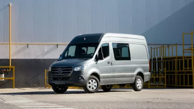 La Sprinter arranca 2021 con dos versiones nuevas (precios)
