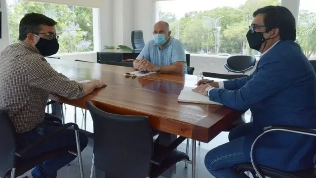 La Ciudad de Resistencia y comerciantes se reúnen para implementar medidas que dinamicen la actividad de fin de año