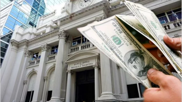 Dólar: un acuerdo entre ANSeS y BCRA permitiría a los bancos volver a vender