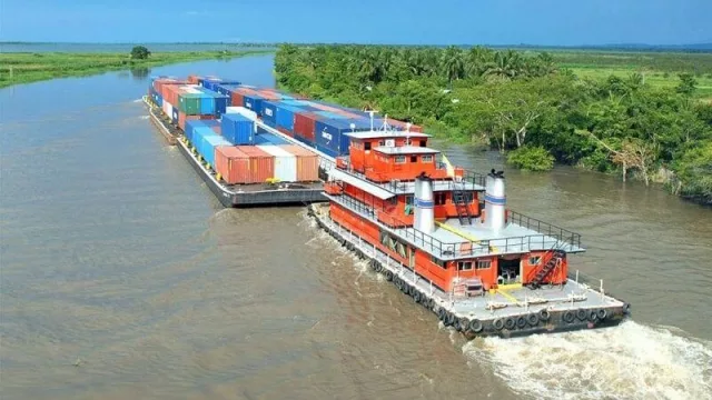 Se creará una sociedad anónima con participación estatal mayoritaria, para administrar la Hidrovía (con la participación de provincias)