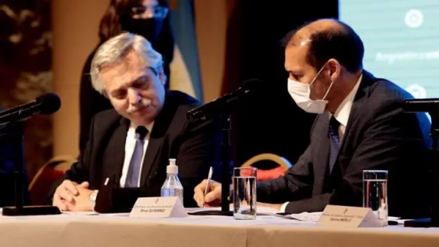 ¿Cuáles son los acuerdos que firmaron Fernández y Gutiérrez en Villa La Angostura?