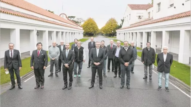 Extienden la prohibición de despedir y la vigencia de la doble indemnización