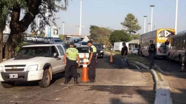 Corrientes limita el ingreso a la ciudad por el puente interprovincial Manuel Belgrano