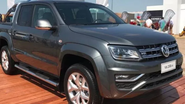 Duelo de automotrices en Expoagro (las marcas pusieron todos sus modelos en cancha)