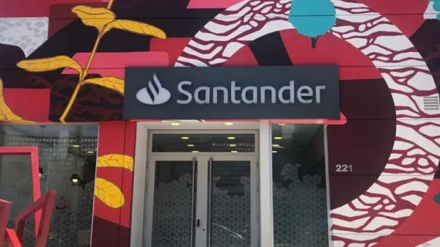 Hacia allá vamos: Santander abrió su primera sucursal 2.0 del país con sólo 5 empleados (y toda la tecnología)