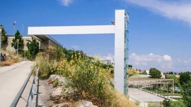 El primer ascensor urbano (del país) avanza en su construcción y estará listo a fin de año 