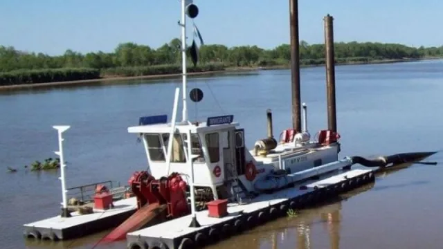 Por la bajante del Paraná siguen sin ingresar las barcazas con combustibles a Chaco (y no se prevén lluvias antes de Noviembre)