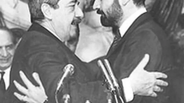 Batakis a nada de ser "la Pugliese" de Alberto (el paso siguiente, Jesús Rodríguez, es con transición política a la vista)