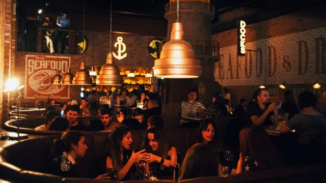 El original bar speakeasy de Palermo transporta a viejos puertos de los '30