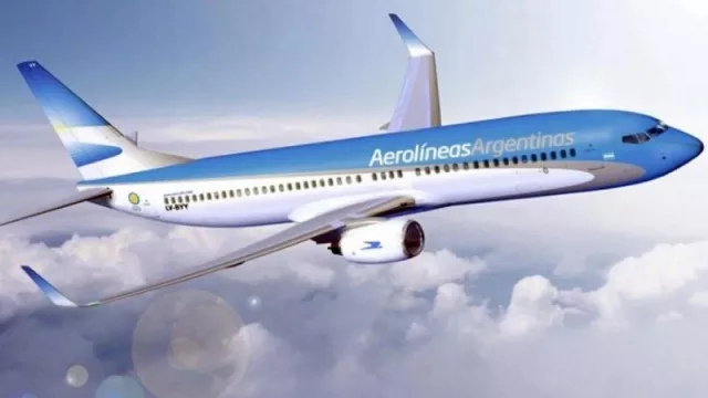 Aerolíneas Argentinas despide a su personal en Uruguay (la aerolínea Global le dará el servicio) 