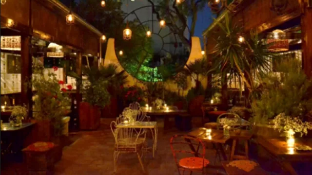 Rey de Copas Bar se renueva constantemente para lucir las obras de los Páez Vilaró