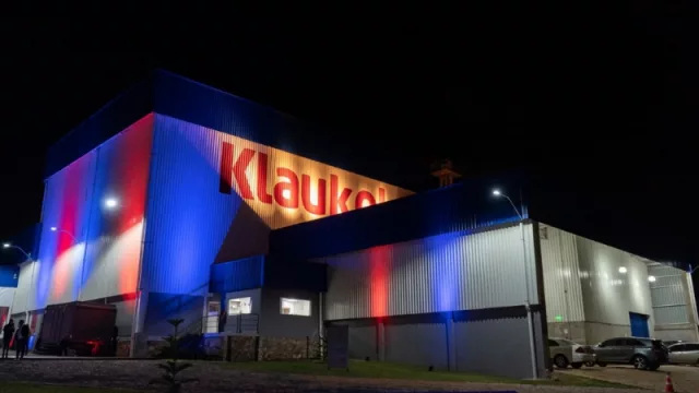 Multinacional instala planta industrial de adhesivos para abastecer demanda interna