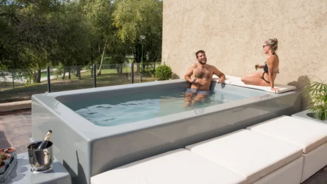 Buscando trascender: la empresa Indusplast lanza la novedosa Lagune, una piscina para tu ¿living?