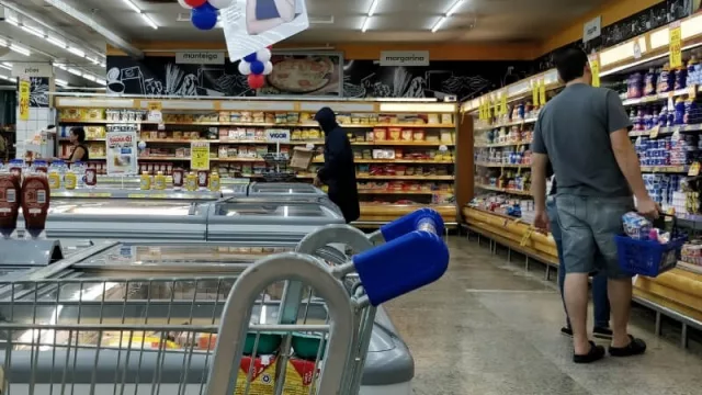 Llegaron los productos esenciales al Litoral (con un par de ítems menos y precios superiores)