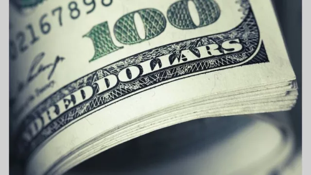 En Wall Street negocian dólar de más de $ 50 para después de las PASO