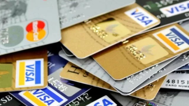 Baja el costo financiero de pagar en seis cuotas de 158 a 133% anual