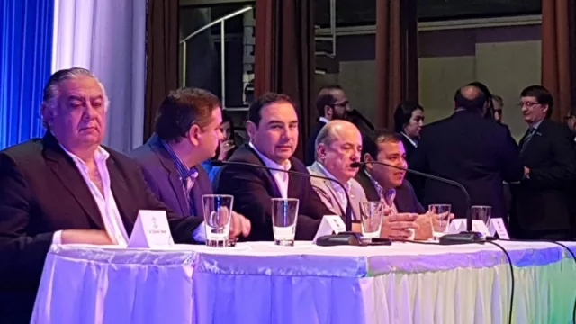 Corrientes firmó acuerdo para utilizar el puente para cruce por Yacyretá al Paraguay