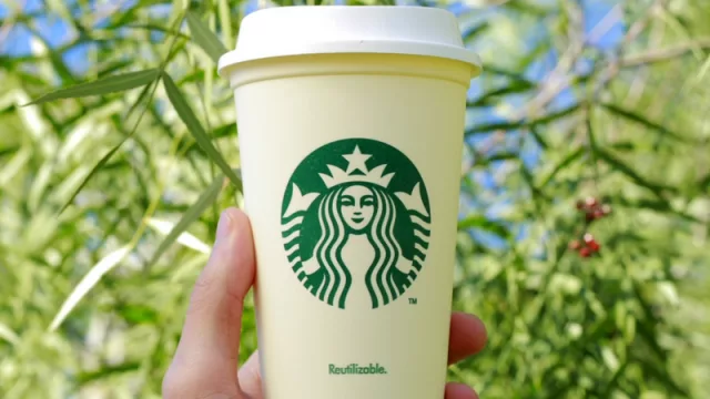 Reciclable y reutilizable: así será el nuevo vaso de Starbucks ($ 50 por única vez)