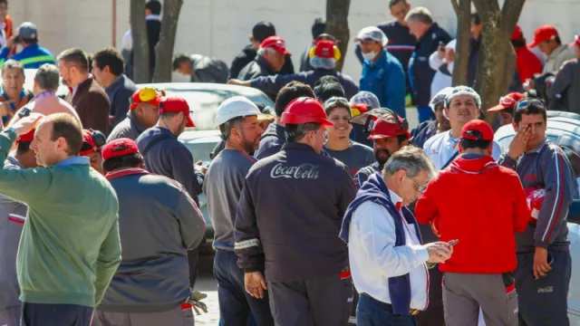Coca-Cola llevó tranquilidad a sus vecinos tras el incidente en su planta de Salta