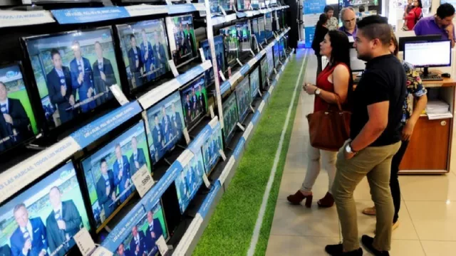 El mundial se jugó en TV (casas de electrodomésticos con 30% de descuento)