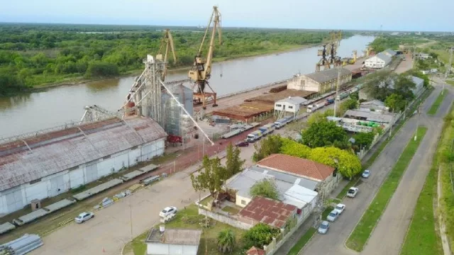 Gobierno y empresa naviera analizan proyectos de inversión para el desarrollo logístico del puerto de Barranqueras