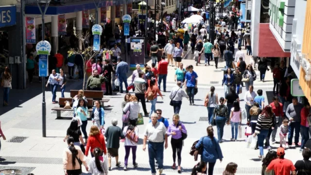 El comercio salteño no se sumó al “feriado puente” y trabajó casi con normalidad