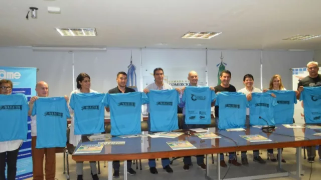 Capitanich acompañó el lanzamiento de la maratón aniversario de la Cámara de Comercio