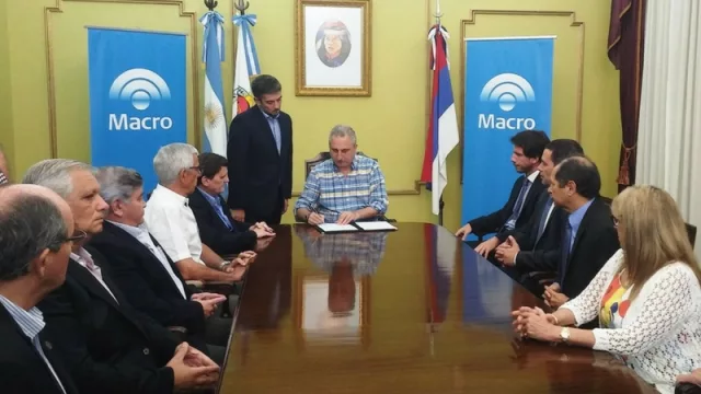 Misiones: el Banco Macro financiará con 200 millones de pesos la construcción de casas de madera