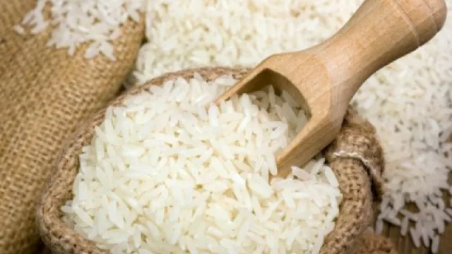 Los pequeños arroceros desaparecen y las grandes empresas se benefician