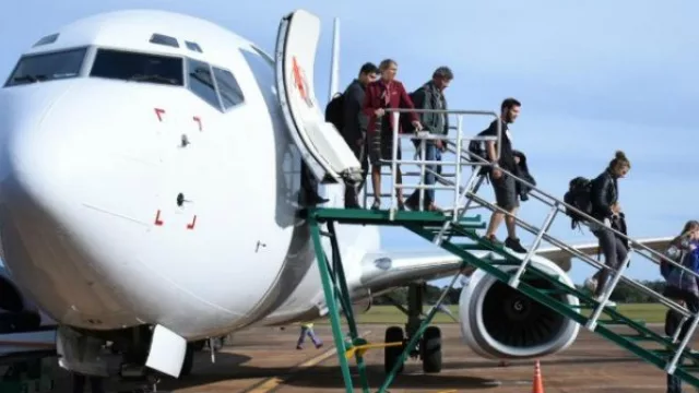 Llegó a Iguazú el primer vuelo de la aerolínea Andes que une Buenos Aires con Misiones