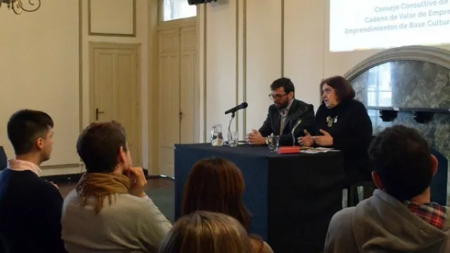 Presentan crédito para emprendedores culturales: “Crear comunidad emprendedora”