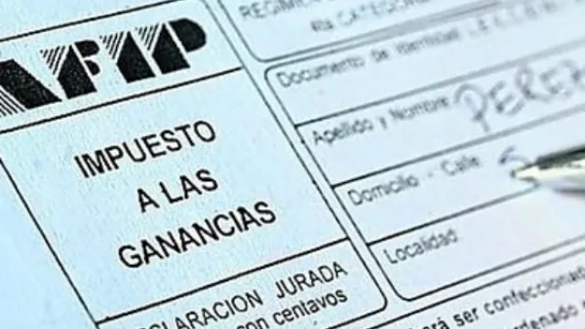 Mega conferencia sobre cambios tributarios, políticos y económicos