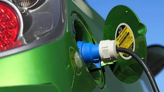 YPF instala estaciones para autos eléctricos