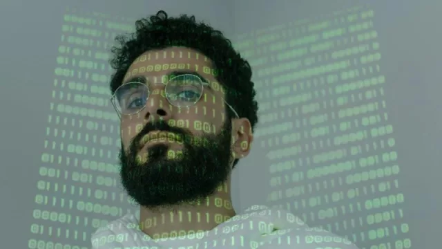 Qué son los hackers de sombrero azul y qué hacen los de sombrero rojo (un oficio que ya demanda 30.000 expertos en España)