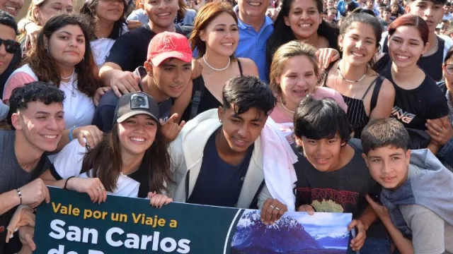 Diez colegios secundarios fueron los ganadores de los viajes a Bariloche en la estudiantina de Resistencia