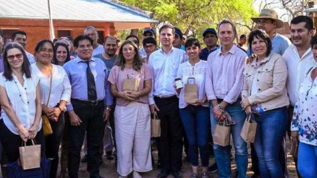 Misión del Banco Mundial en el Chaco (representantes recorrieron obras destinadas a la agricultura familiar y pueblos originarios)